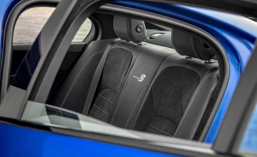 Интерьер Jaguar XE SV Project 8 2017 года  (NA) (фото 21 из 32)